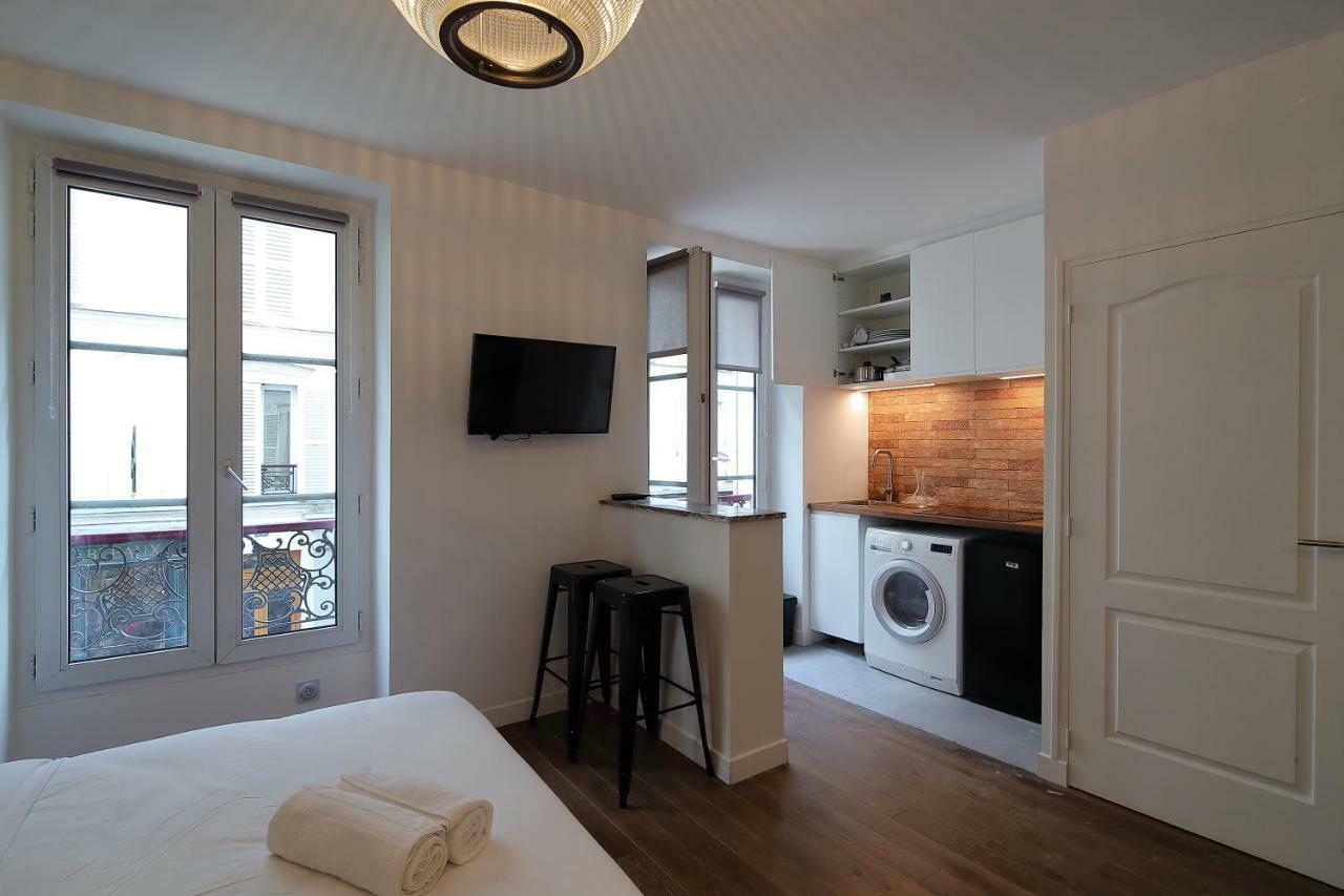 Studio De Charme Proche Tour Eiffel Et Rue Cler Apartment Paris Ngoại thất bức ảnh