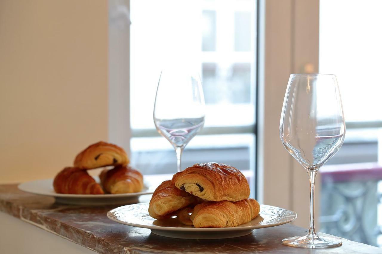 Studio De Charme Proche Tour Eiffel Et Rue Cler Apartment Paris Ngoại thất bức ảnh
